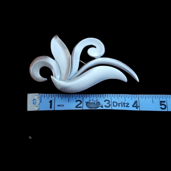 Vintage 1986 Jonette Jewelry Silver Pewter Abstract Brooch - Picture 6 of 6